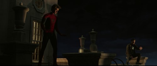 صحنه های مربوط به ملاقات مردان عنکبوتی با تام هالند روی پشت بام مدرسه